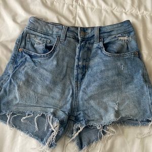 A size 2 light washed Jean shorts.